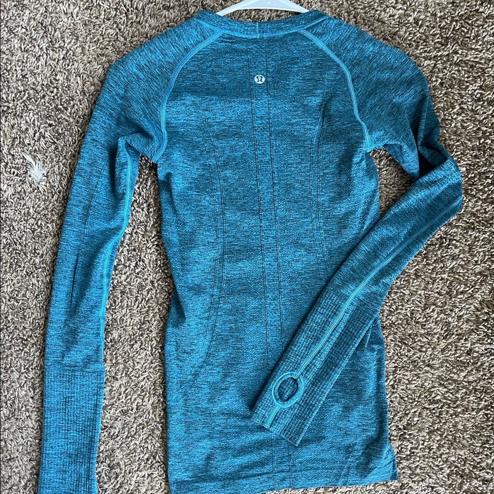 Blue Women’s Lululemon long sleeve top